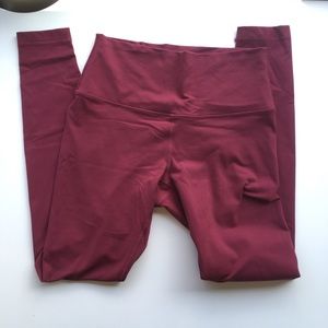 Lululemon yoga pants with pocket